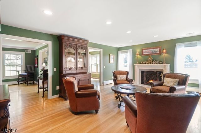 11 Beavers Rd, Tewksbury Twp., NJ 07830