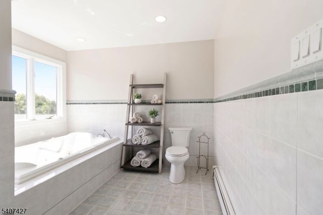 11 Beavers Rd, Tewksbury Twp., NJ 07830