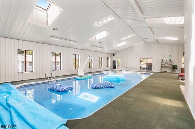 11 Beavers Rd, Tewksbury Twp., NJ 07830