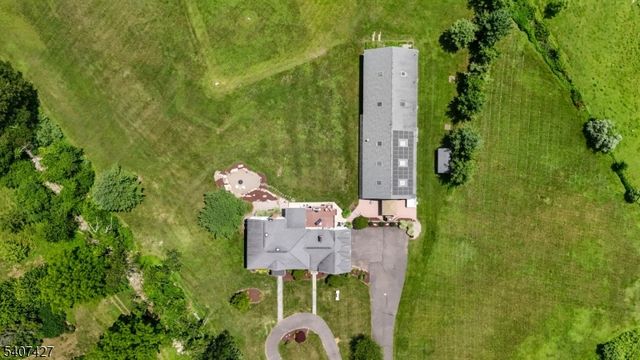 11 Beavers Rd, Tewksbury Twp., NJ 07830