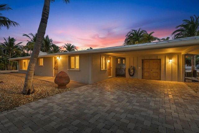 834 JUNGLE QUEEN WAY, Longboat Key, FL 34228