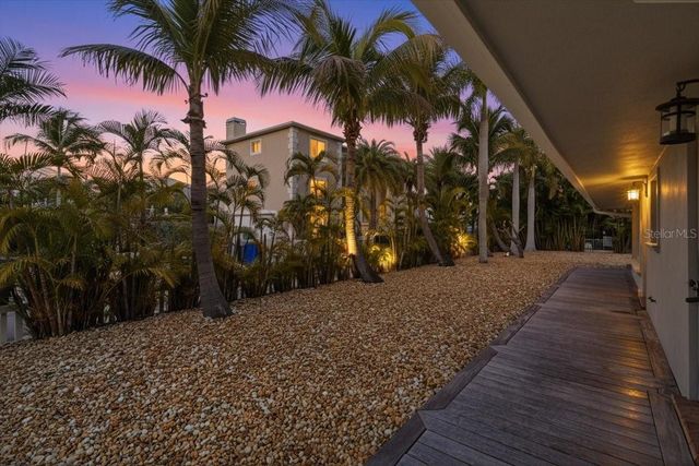 834 JUNGLE QUEEN WAY, Longboat Key, FL 34228