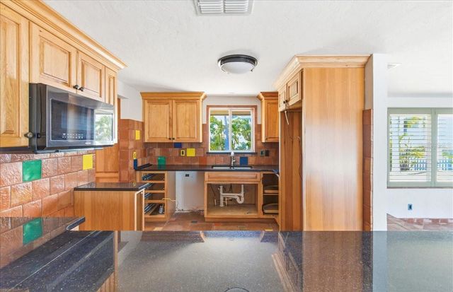 834 JUNGLE QUEEN WAY, Longboat Key, FL 34228