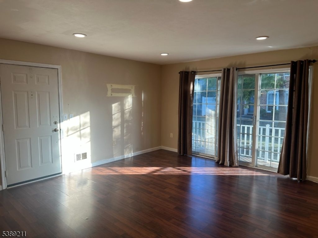 480 Witney Ct, North Brunswick Twp., NJ 08902