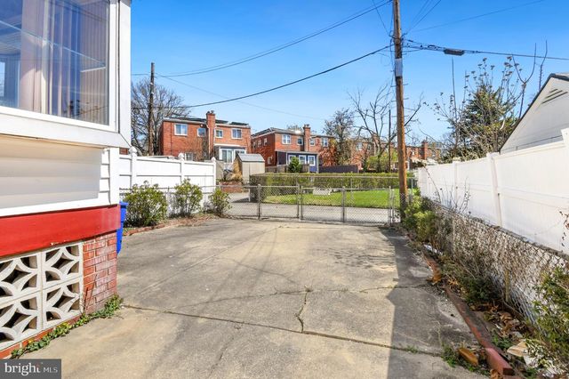 7519 8TH ST NW, Washington, DC 20012