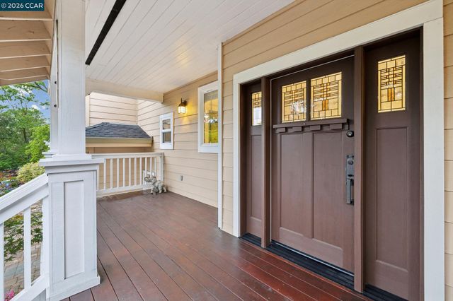 1980 Meadow Rd, Walnut Creek, CA 94595