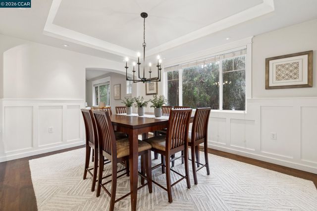 1980 Meadow Rd, Walnut Creek, CA 94595