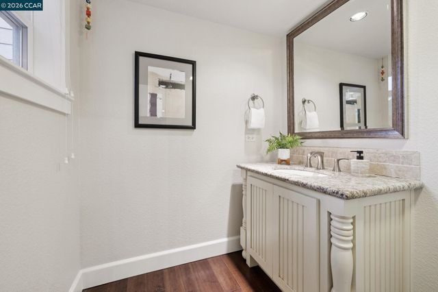 1980 Meadow Rd, Walnut Creek, CA 94595