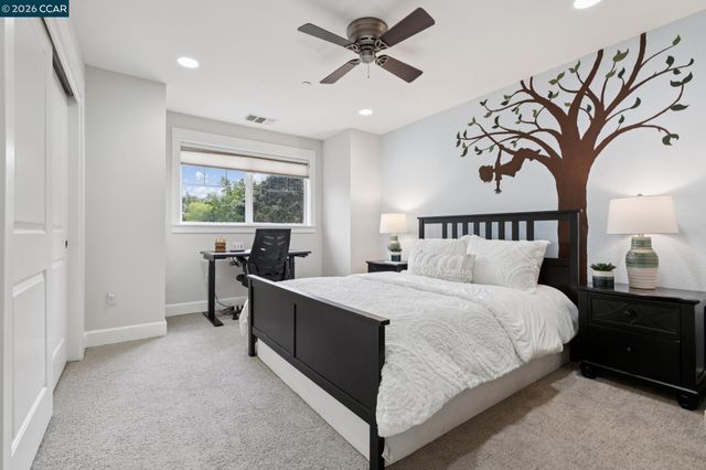 1980 Meadow Rd, Walnut Creek, CA 94595