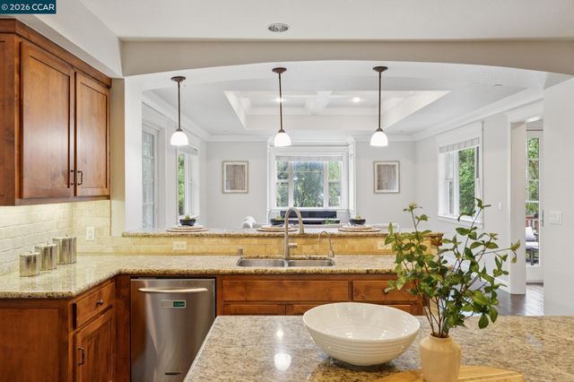 1980 Meadow Rd, Walnut Creek, CA 94595