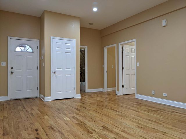 712 S Aberdeen Street 1A, Chicago, IL 60607