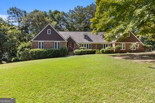 42 Oak Creek Circle, Toccoa, GA 30577