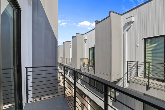 410 W 9th Street 104, Dallas, TX 75208