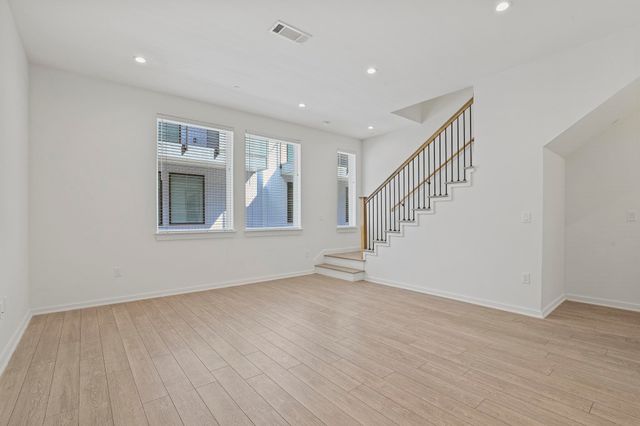 410 W 9th Street 104, Dallas, TX 75208