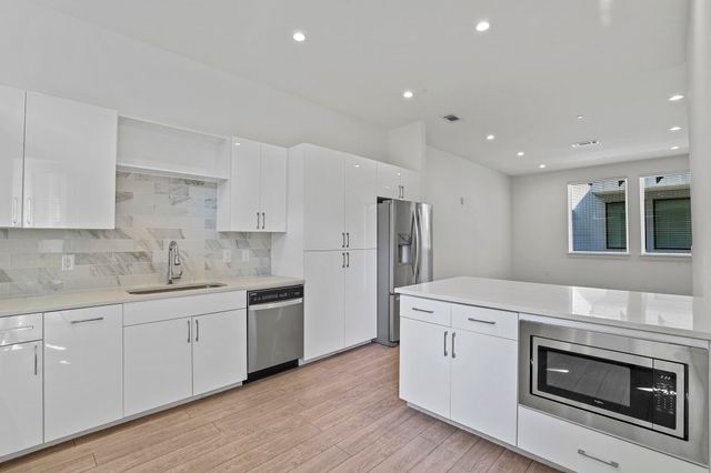 410 W 9th Street 104, Dallas, TX 75208