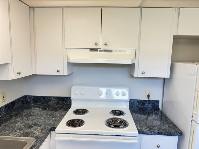 201 KINGS BOULEVARD 5, Sun City Center, FL 33573