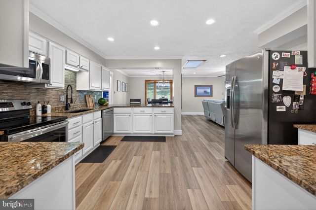 2710 TUCKERS LN, Linden, VA 22642