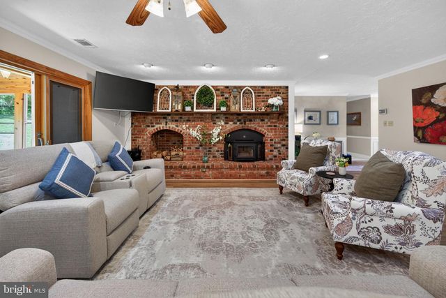 2710 TUCKERS LN, Linden, VA 22642