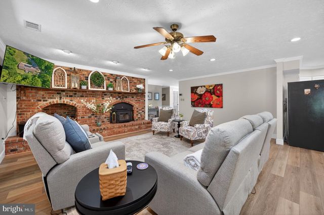 2710 TUCKERS LN, Linden, VA 22642