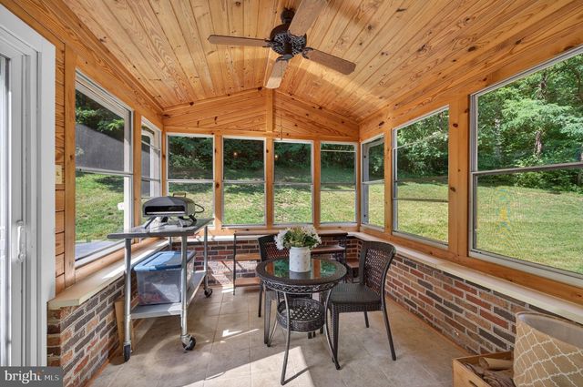 2710 TUCKERS LN, Linden, VA 22642