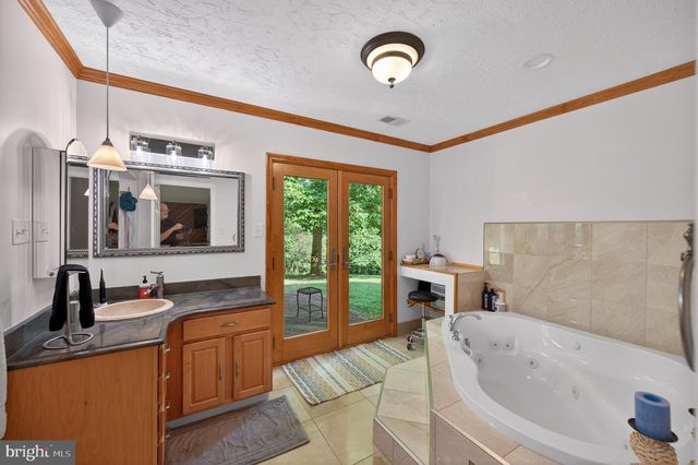2710 TUCKERS LN, Linden, VA 22642