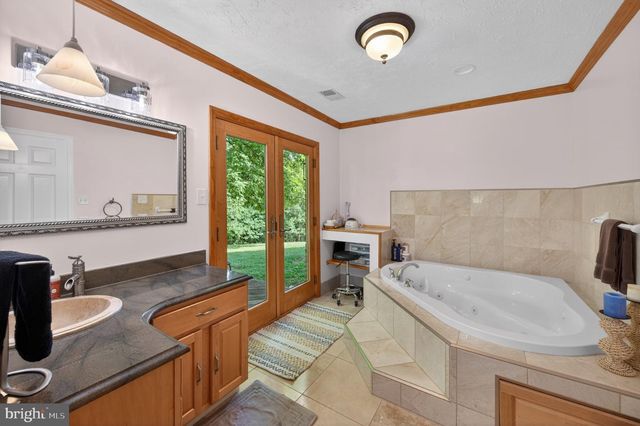 2710 TUCKERS LN, Linden, VA 22642