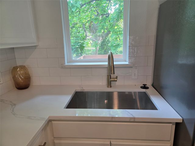 2108 Blake Avenue, Dallas, TX 75228