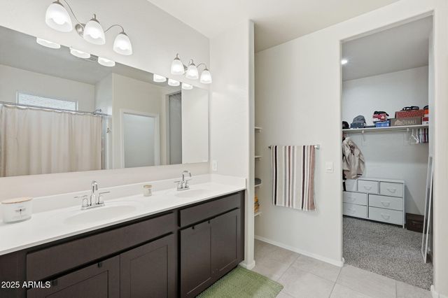 18591 W DESERT HOLLOW Drive, Surprise, AZ 85387