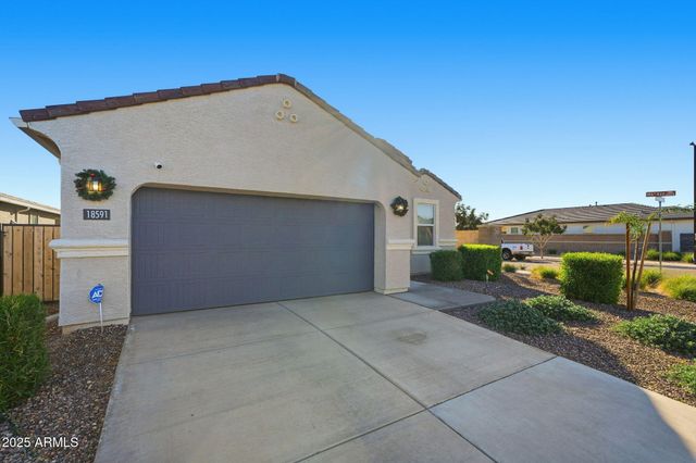 18591 W DESERT HOLLOW Drive, Surprise, AZ 85387