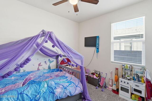 18591 W DESERT HOLLOW Drive, Surprise, AZ 85387