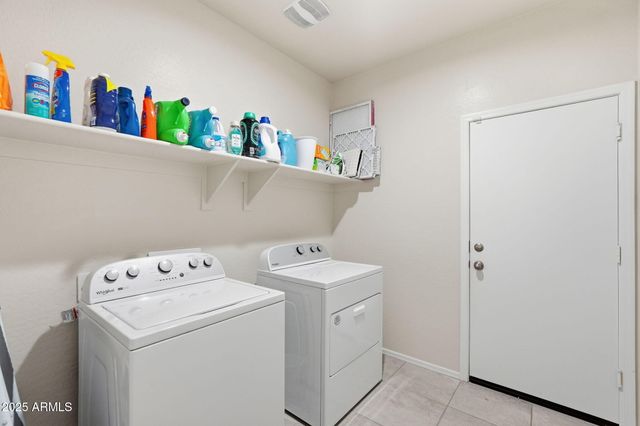 18591 W DESERT HOLLOW Drive, Surprise, AZ 85387