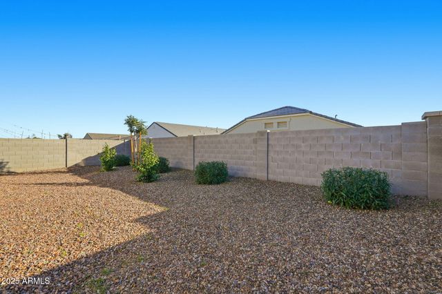 18591 W DESERT HOLLOW Drive, Surprise, AZ 85387
