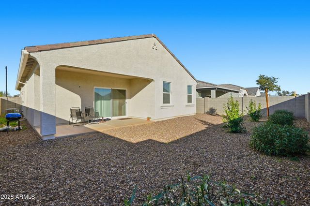 18591 W DESERT HOLLOW Drive, Surprise, AZ 85387