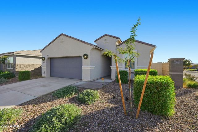 18591 W DESERT HOLLOW Drive, Surprise, AZ 85387