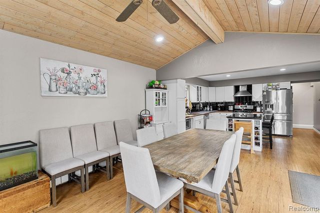 150 Exmoor Road, Waterford, MI 48328