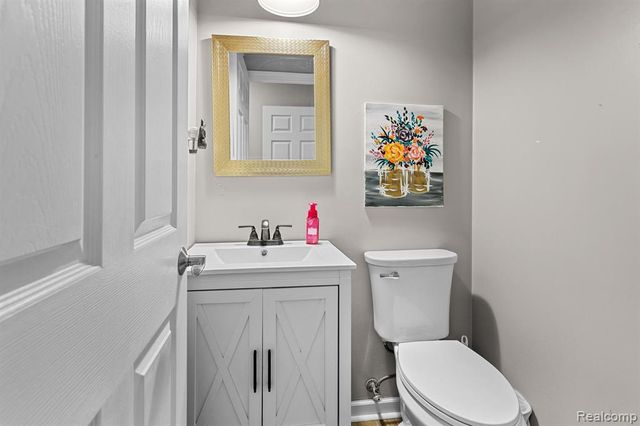 150 Exmoor Road, Waterford, MI 48328