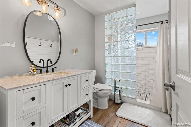 150 Exmoor Road, Waterford, MI 48328