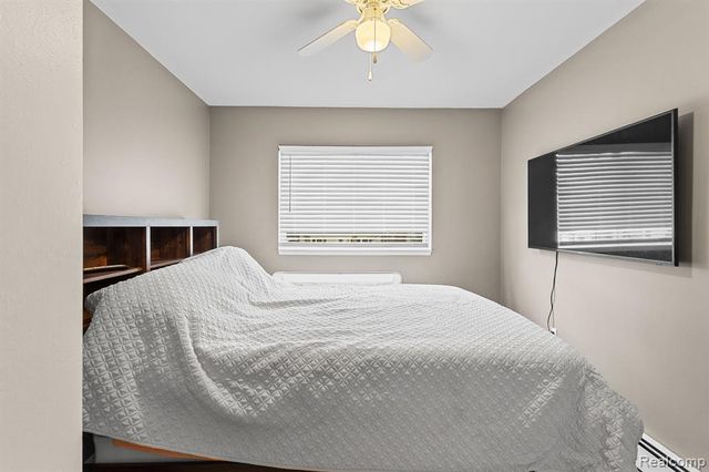 150 Exmoor Road, Waterford, MI 48328