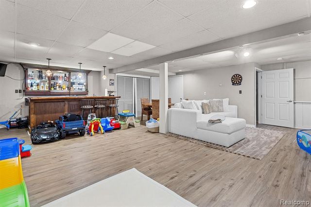 150 Exmoor Road, Waterford, MI 48328