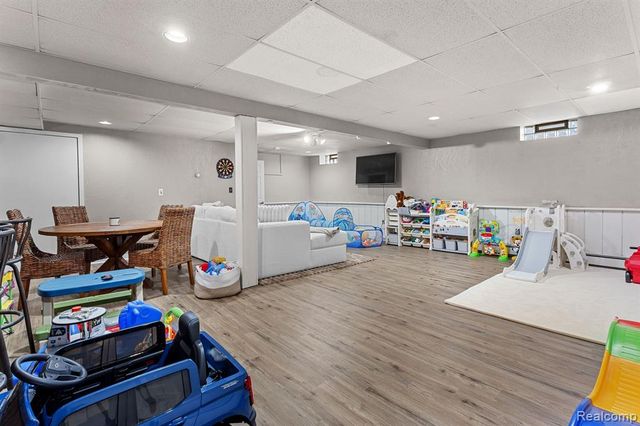 150 Exmoor Road, Waterford, MI 48328