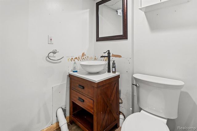 150 Exmoor Road, Waterford, MI 48328