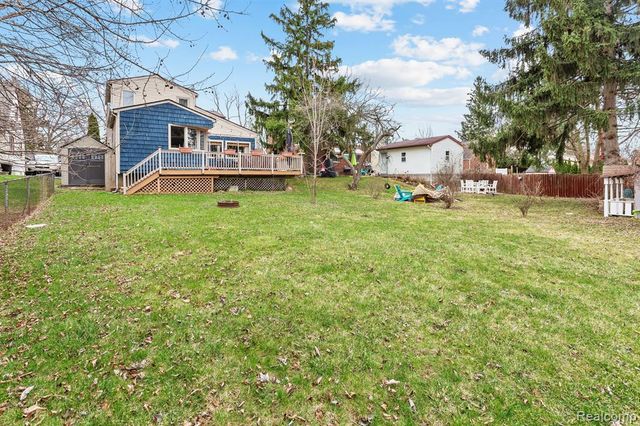 150 Exmoor Road, Waterford, MI 48328