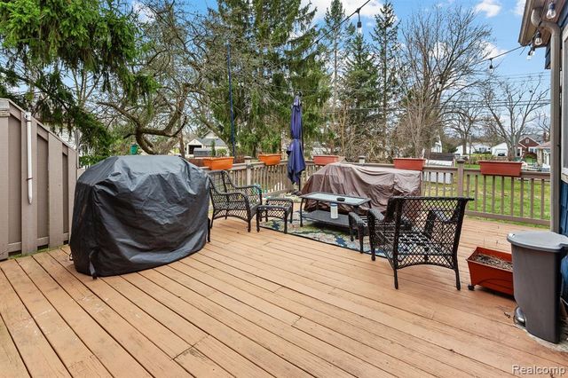 150 Exmoor Road, Waterford, MI 48328