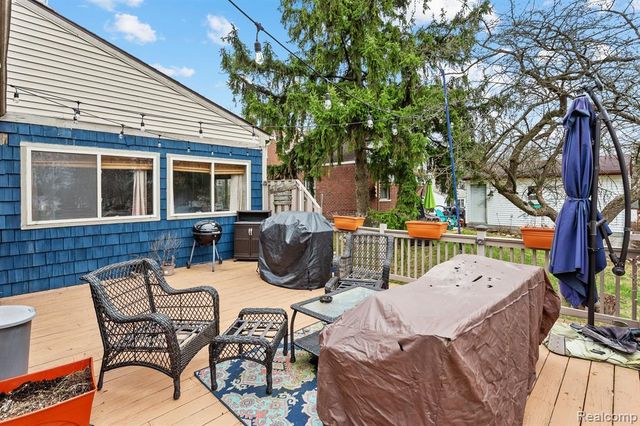 150 Exmoor Road, Waterford, MI 48328