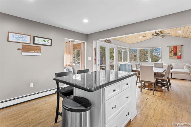 150 Exmoor Road, Waterford, MI 48328