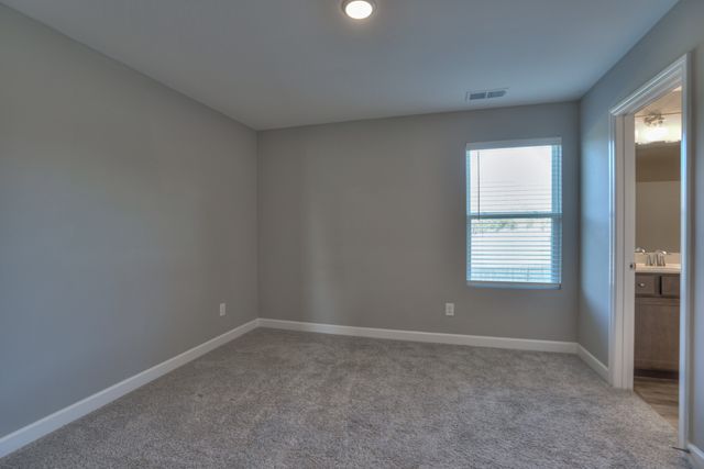 212 Mansfield Dr, Gallatin, TN 37066