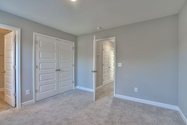 212 Mansfield Dr, Gallatin, TN 37066