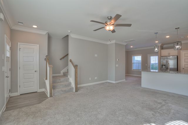 212 Mansfield Dr, Gallatin, TN 37066