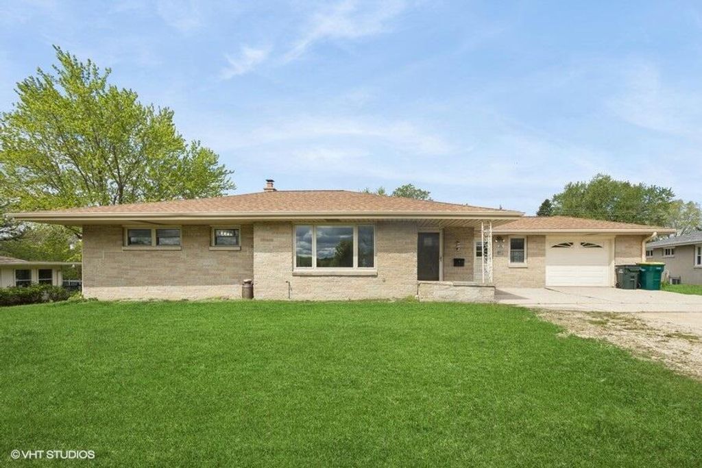 808 S 18th AVENUE, West Bend, WI 53095