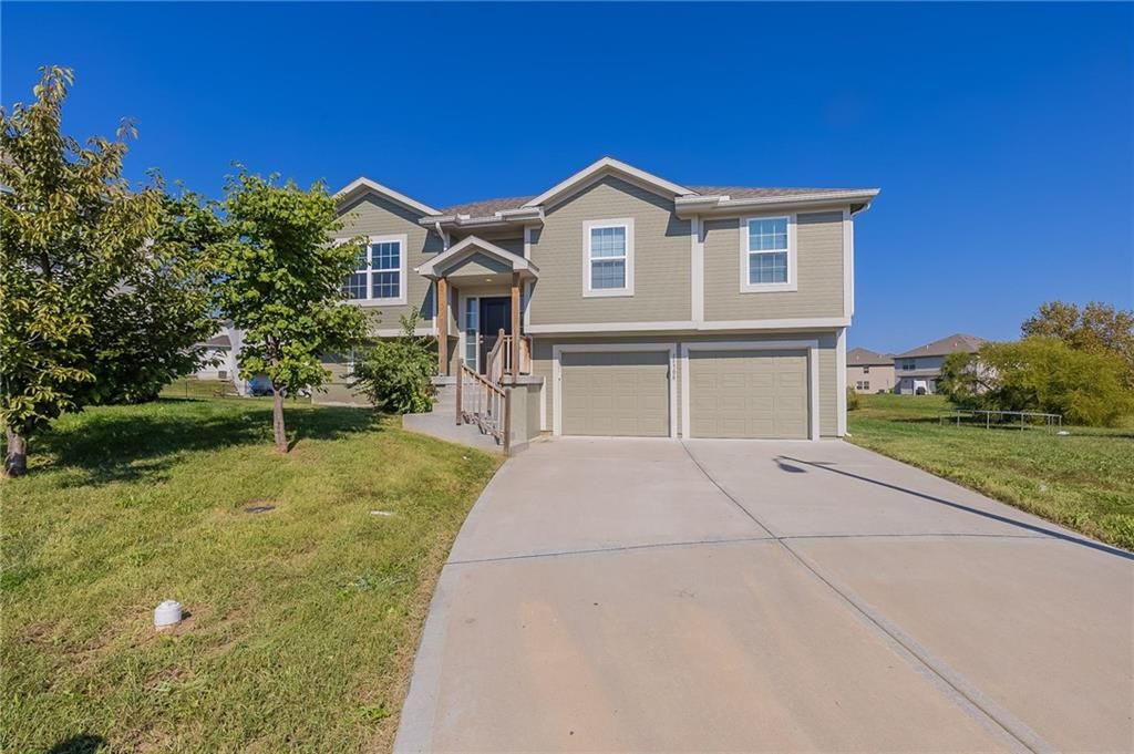 21708 North Ridge, Peculiar, MO 64078